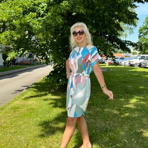 Spalvota Suknelė