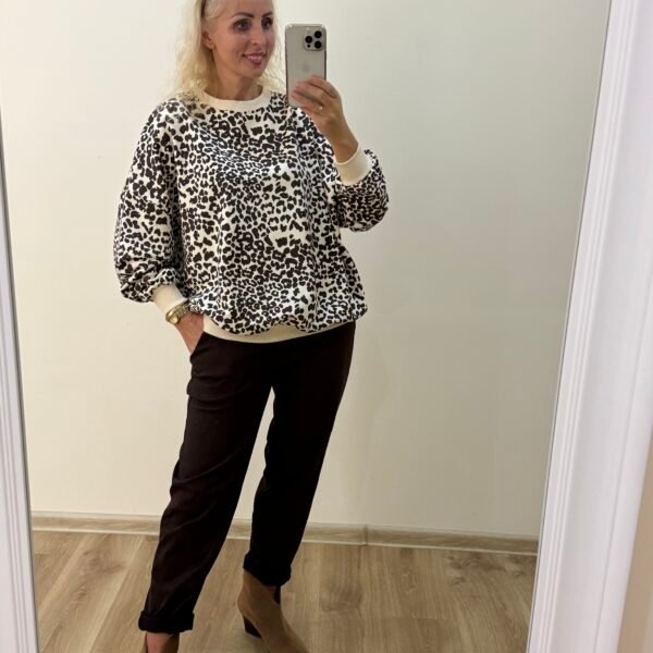 Kilpinio Trikotažo Leopardo Rašto Kreminis Džemperis