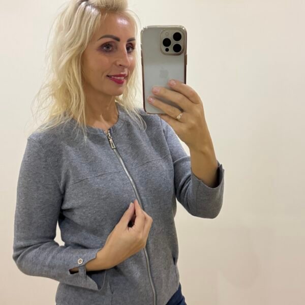 Užtraukiamas Pilkas Megztukas