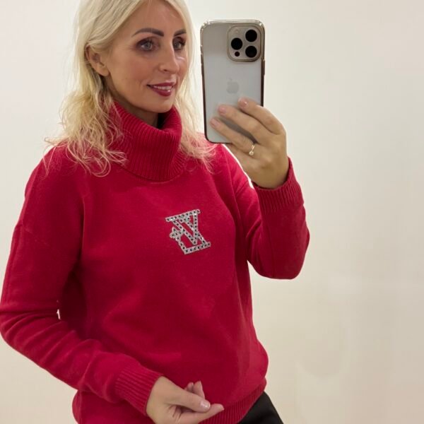 Raudonas Megztukas Su Kaklu