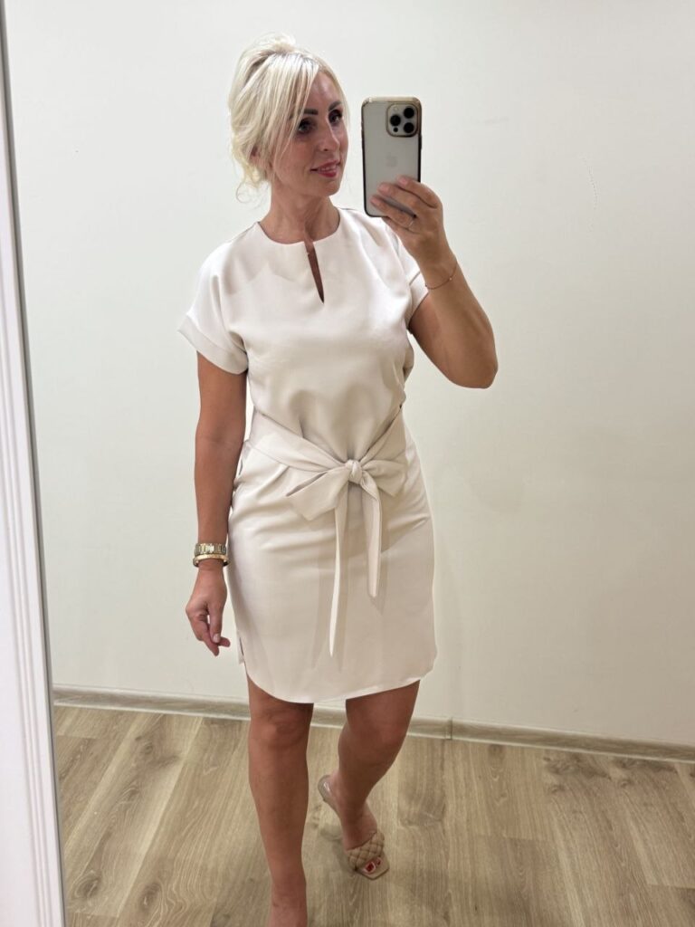 Elegantiška trumpa suknelė su diržu (S dydis)
