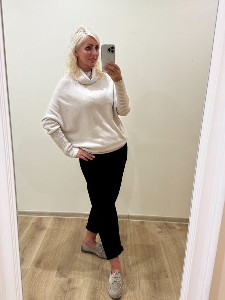 Kreminis Kimono Megztukas — 1 nuotrauka