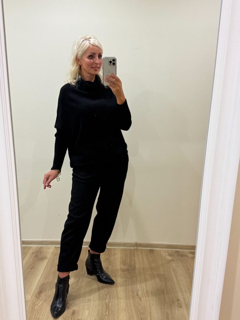 Juodas Kimono Megztukas — 1 nuotrauka