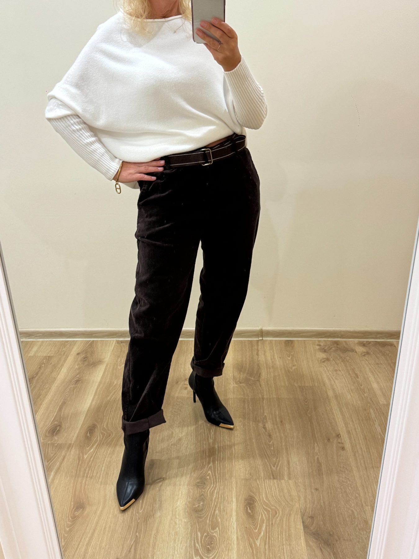 Šokoladiniai LIVANS Velvetai su Dirželiu🤎 Šokoladiniai LIVANS Velvetai su Dirželiu🤎 — 1 nuotrauka