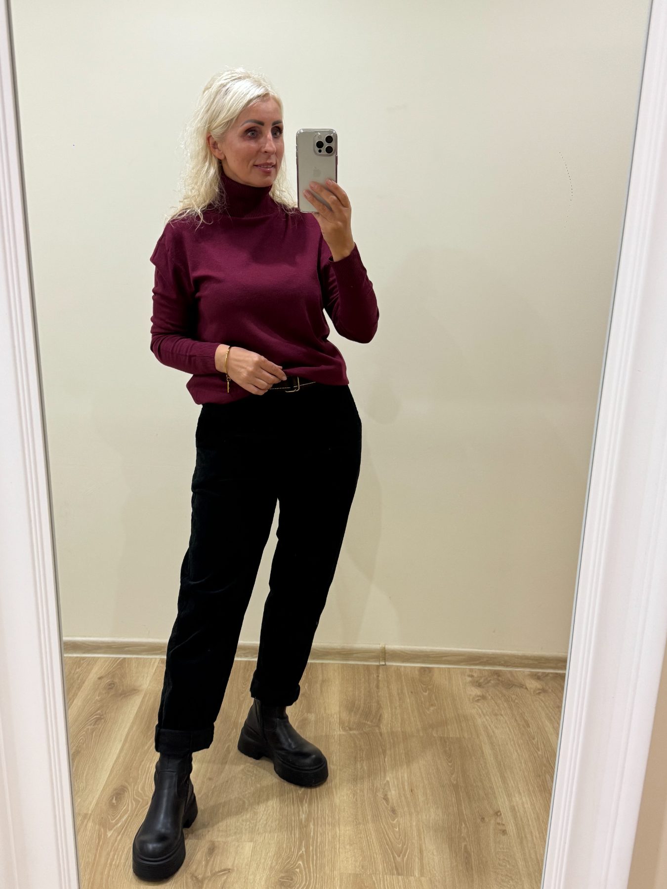 Bordo Spalvos Golfytė Bordo Spalvos Golfytė — 1 nuotrauka